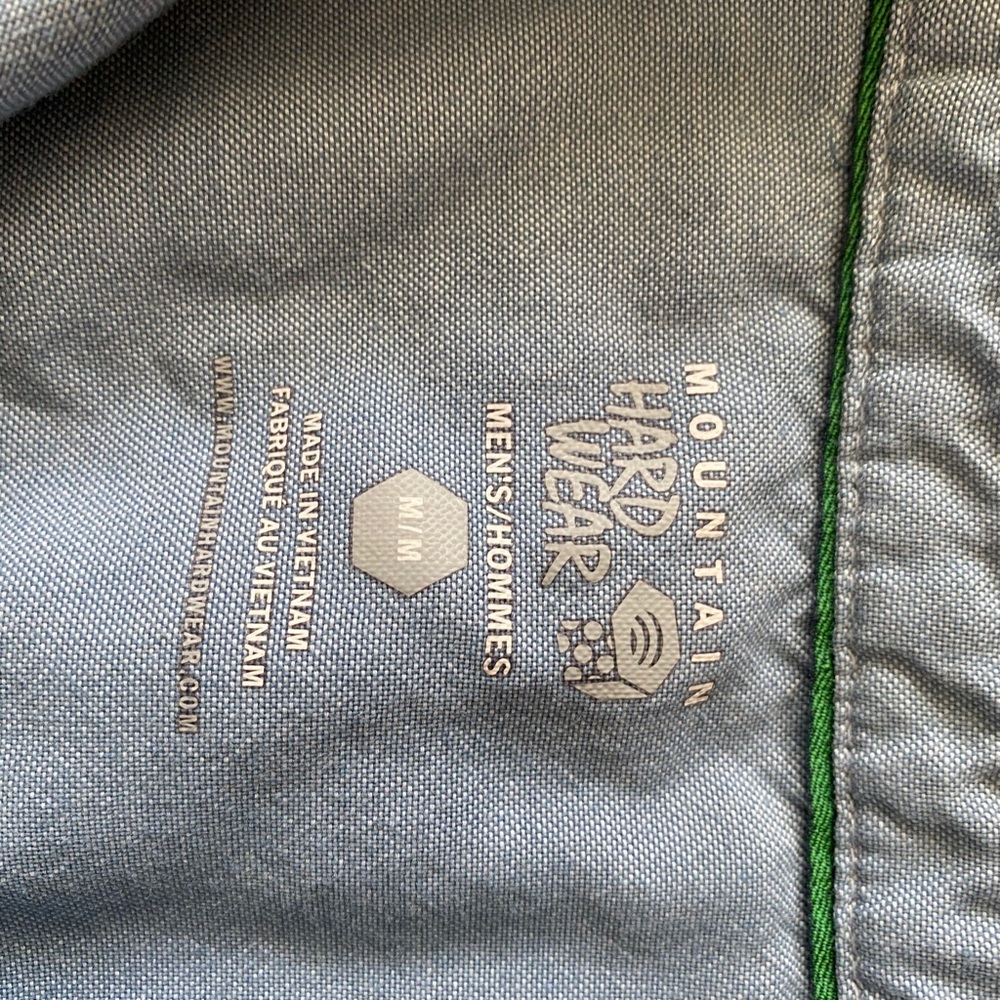 Men’s medium mountain hardware button up shirt